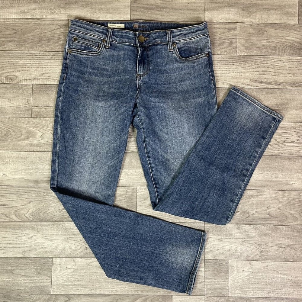 Kut from the Kloth Straight Leg Jeans in Medium Blue Wash